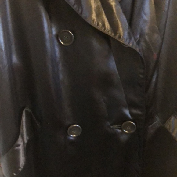 Beautiful vintage all weather coat - Picture 3 of 11